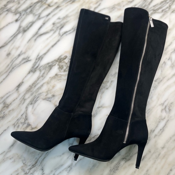New MICHAEL KORS
Dorothy Flex Stretch Suede Black Boot Size 5 - Picture 7 of 16
